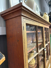 Load image into Gallery viewer, 1830s Martintown, Glengarry County Stepback Cupboard – Museum Provenance – Original Decorated Surface