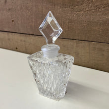 Load image into Gallery viewer, Crystal perfume bottle
