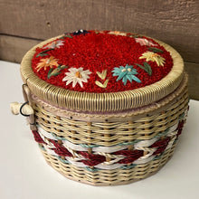 Load image into Gallery viewer, Gift sewing basket
