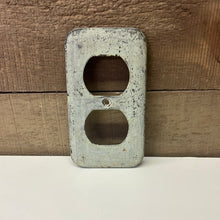 Load image into Gallery viewer, Old plug cover
