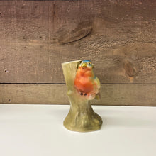 Load image into Gallery viewer, Vintage bud vase
