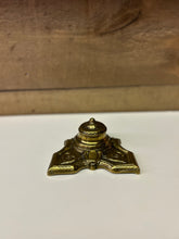 Load image into Gallery viewer, English antique brass InkWell
