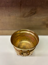 Load image into Gallery viewer, Vintage brass plant pot
