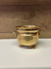 Load image into Gallery viewer, Vintage brass plant pot
