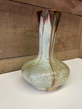 Load image into Gallery viewer, Belgium drip vase
