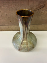 Load image into Gallery viewer, Belgium drip vase
