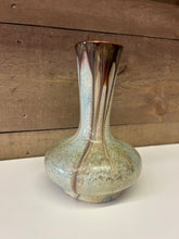 Load image into Gallery viewer, Belgium drip vase
