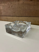 Load image into Gallery viewer, Durand Crystal Ashtray
