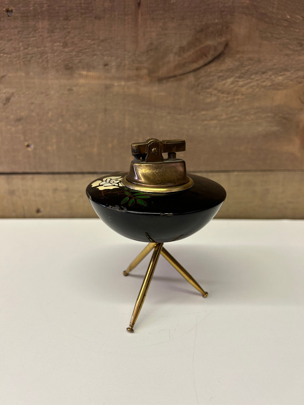 Tripod table lighter