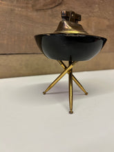 Load image into Gallery viewer, Tripod table lighter
