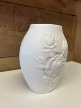 Load image into Gallery viewer, Kaiser Rose vase
