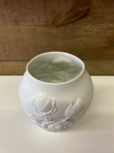 Load image into Gallery viewer, Kaiser Rose vase

