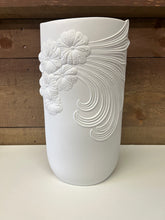 Load image into Gallery viewer, Kaiser LG floral Vase
