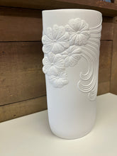 Load image into Gallery viewer, Kaiser LG floral Vase
