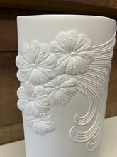 Load image into Gallery viewer, Kaiser LG floral Vase
