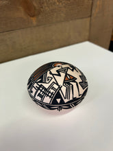 Load image into Gallery viewer, Navajo Seed Jar
