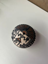 Load image into Gallery viewer, Navajo Seed Jar
