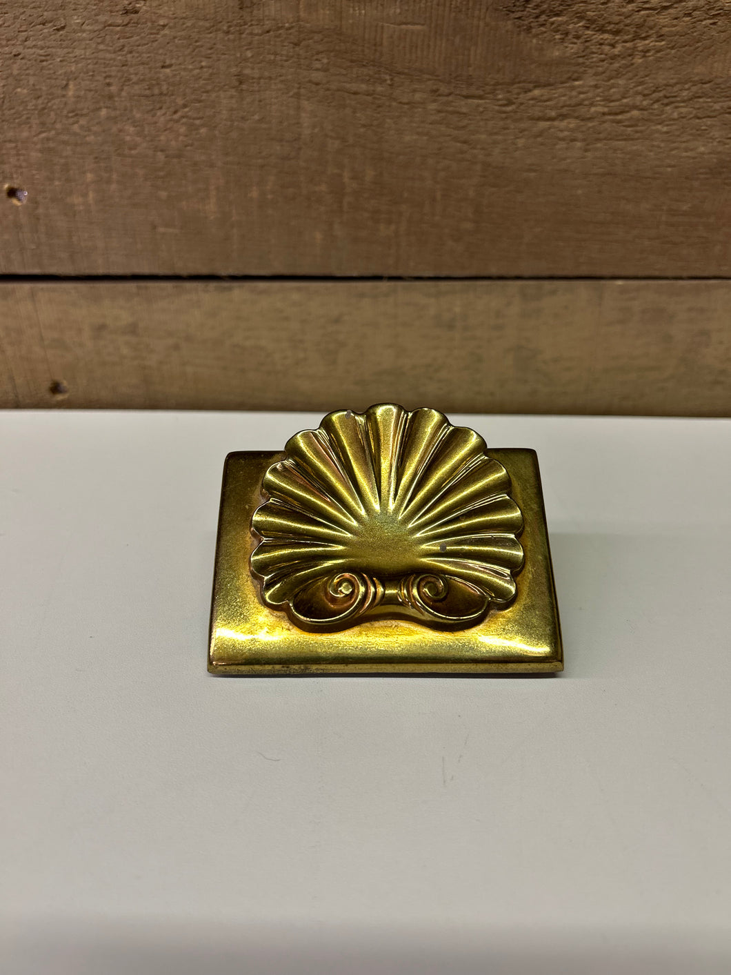 Art Nouveau shell wall clip