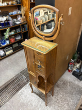 Load image into Gallery viewer, Quarter-Sawn Oak Shaving Stand with Mirror
