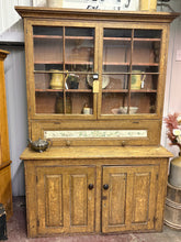 Load image into Gallery viewer, 1830s Martintown, Glengarry County Stepback Cupboard – Museum Provenance – Original Decorated Surface
