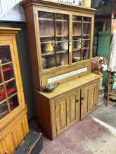 Load image into Gallery viewer, 1830s Martintown, Glengarry County Stepback Cupboard – Museum Provenance – Original Decorated Surface
