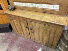 Load image into Gallery viewer, 1830s Martintown, Glengarry County Stepback Cupboard – Museum Provenance – Original Decorated Surface

