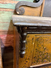 Load image into Gallery viewer, Quebec Primitive Server w/ Original Two-Tone Alligator Paint &amp; Folk Art Form
