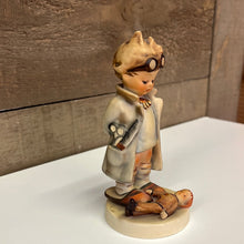 Load image into Gallery viewer, Hummel “Doctor”
