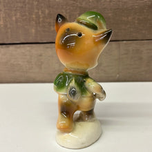 Load image into Gallery viewer, Vintage salt shaker
