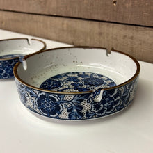 Load image into Gallery viewer, Blue Floral Ashtray set
